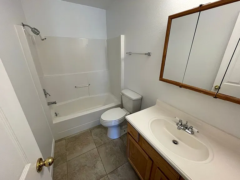 2415 Forest Park Ln — Photo 16