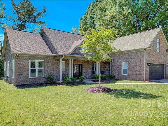 2nd image of 604 Honeywood Ln