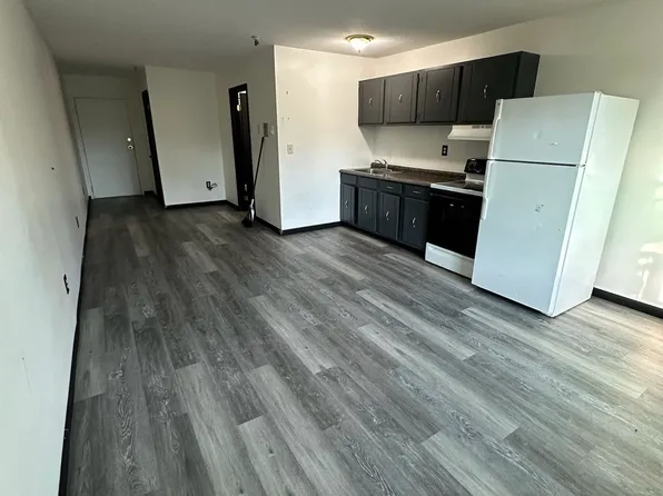 1661 E Main St #1, Waterbury, CT 06705