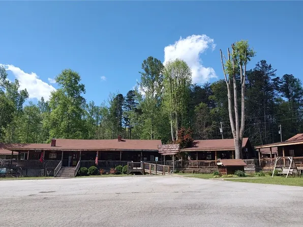 107 Country Creek Dr, Pickens, SC 29671