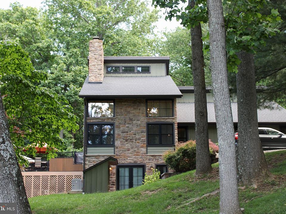 1st image of 25 Oak Tree Hollow Rd #R
