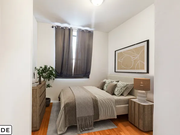 309 East 61st Street image 2 of 7