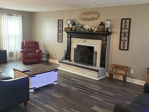 2nd image of 141 Carriage Park Dr