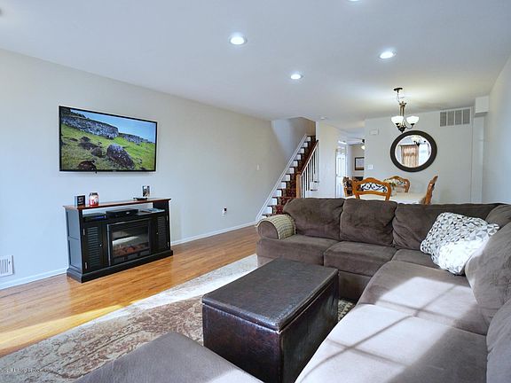 4th image of 125 Cannon Ave
