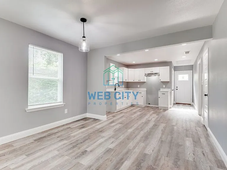 9214 Metz Ave — Photo 3