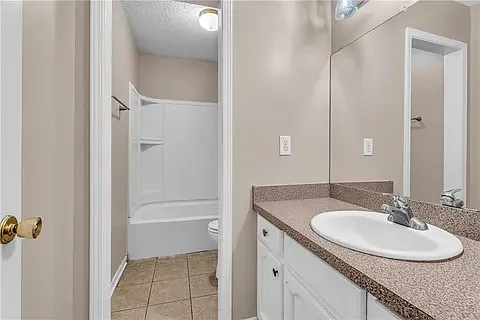 225 Denise Ln — Photo 16