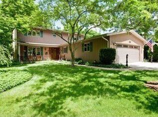 1224 Brook Ln, Downers Grove, IL 60515