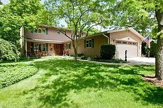 1224 Brook Ln photo 1