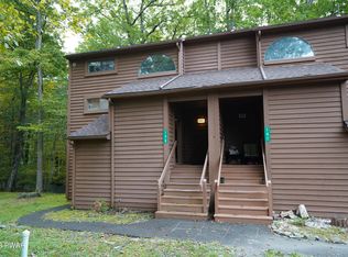 148 English Ct, Bushkill, PA 18324