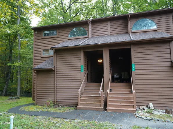 148 English Ct, Bushkill, PA 18324