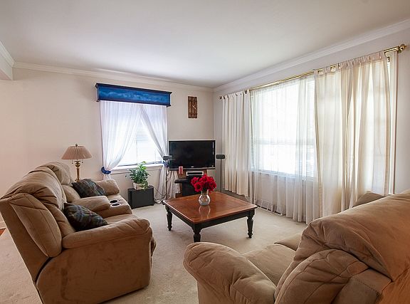 5th image of 2343 Sunnyside Ave