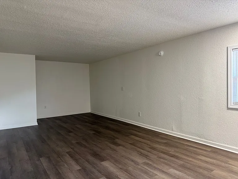 1343-1347 Jackson Hollow Rd — Photo 5
