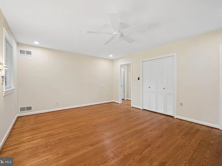 7016 Hopewood St — Photo 35