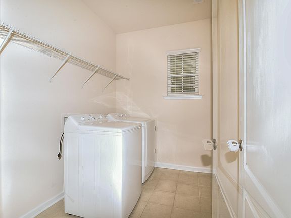 2nd image of 139 Lassen Ln #A