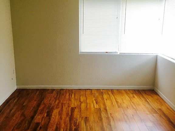 4th image of 1736 6th St S APT 3