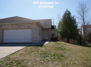 160 Rolling Oaks Dr, Collinsville, IL