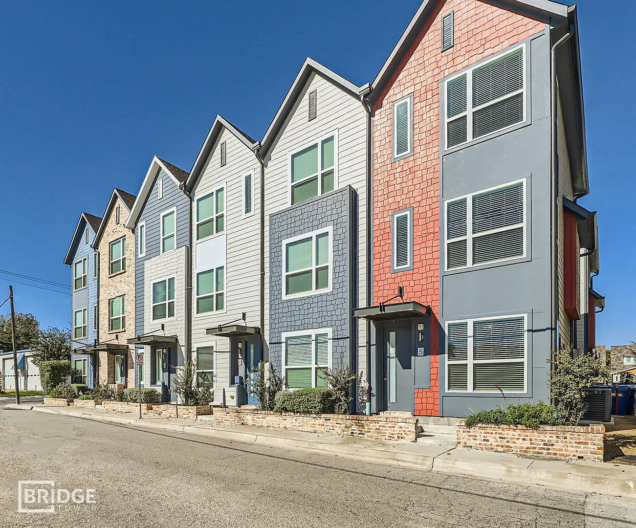 Lamar Townhomes — Photo 3