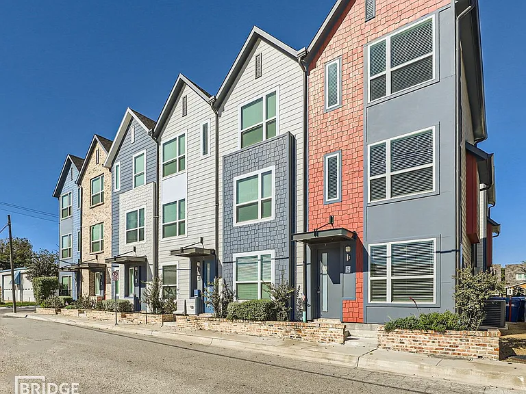 Lamar Townhomes — Photo 35