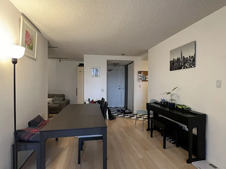7 Bishop Ave #310 — Photo 9