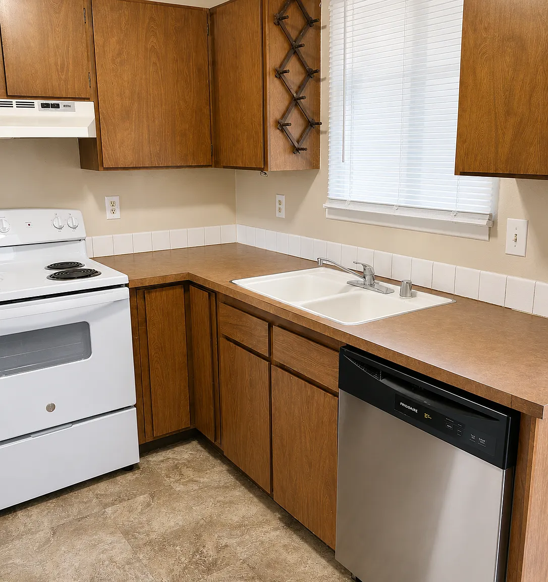 2 bed, 825 sqft, $1,225 — Photo 3