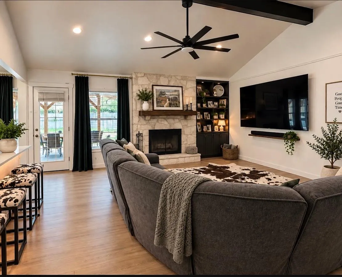 4 bed, 2.0 bath, 1838 sqft, $8,000 — Photo 3