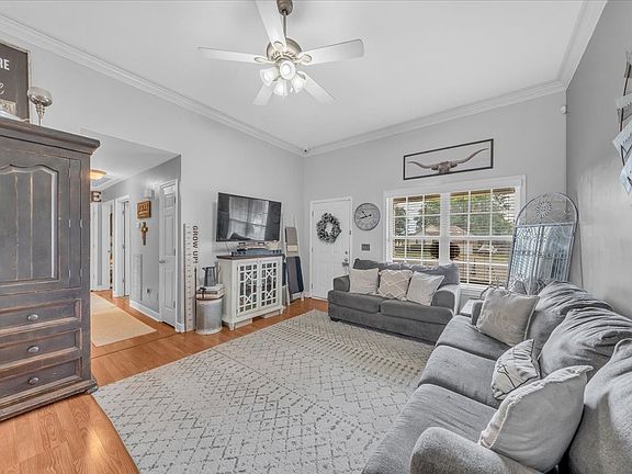 5th image of 102 Atwood Ct
