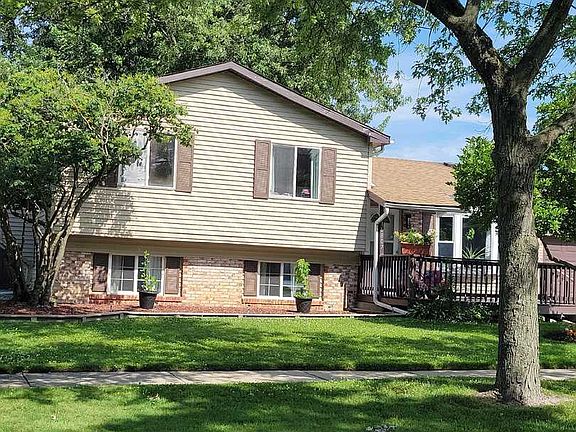 4th image of 16807 Meadowdale Dr