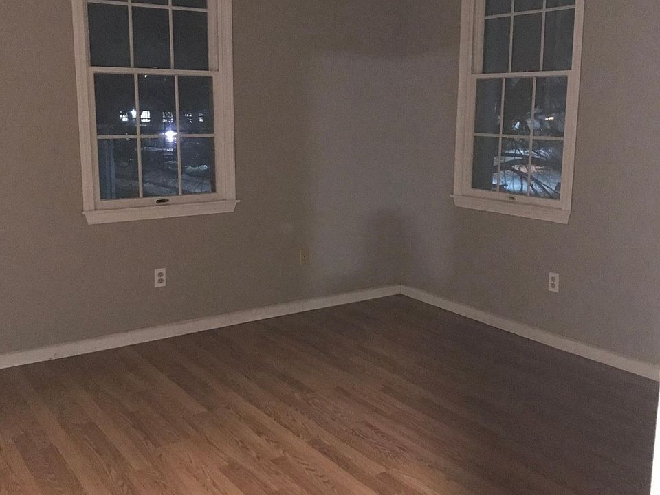 1st Bed Room