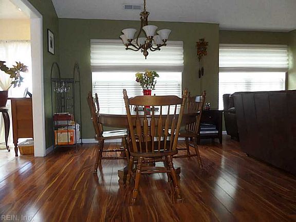 4th image of 502 Sawgrass Ln