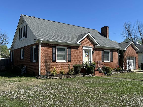 2nd image of 207 7th St S