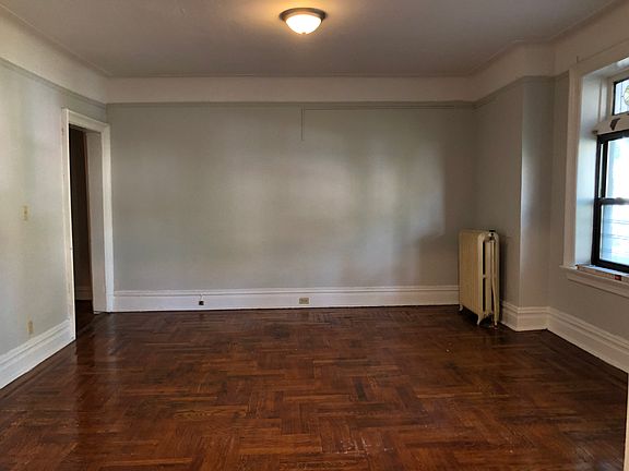 2nd image of 36 Duncan Ave #10E