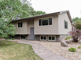 7012 Milburn Rd NE, Cedar Rapids, IA 52411