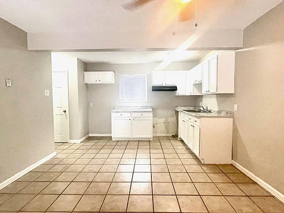 4th image of 10007 Isabelle Dr
