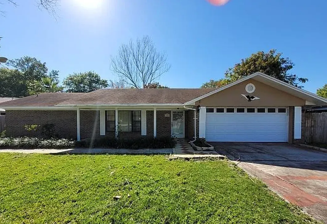 3 bed, 2926 sqft, $2,295 — Photo 1