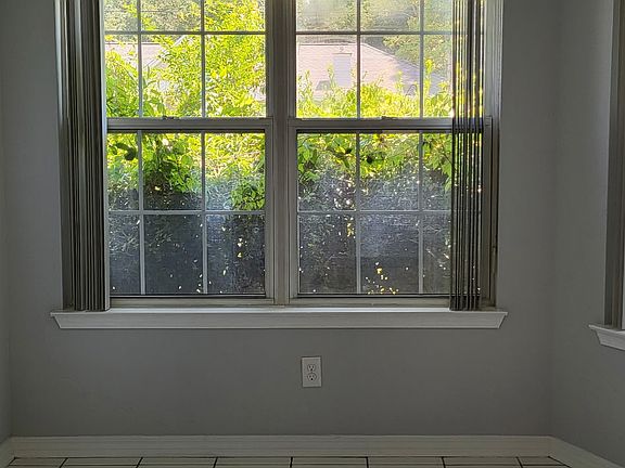 3rd image of 65 6th Ave #65