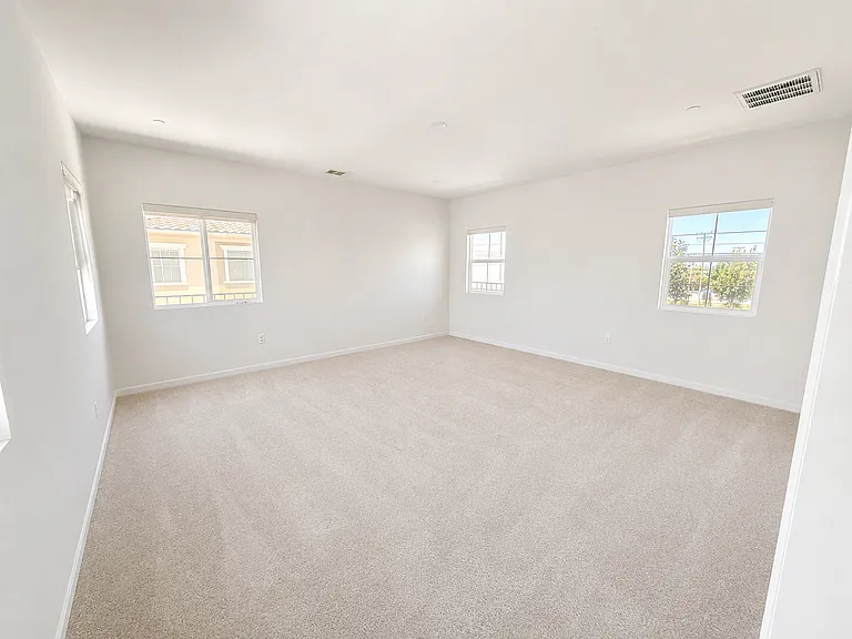 20859 S Normandie Ave — Photo 4