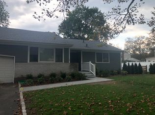 12 Saxon St, Melville, NY 11747