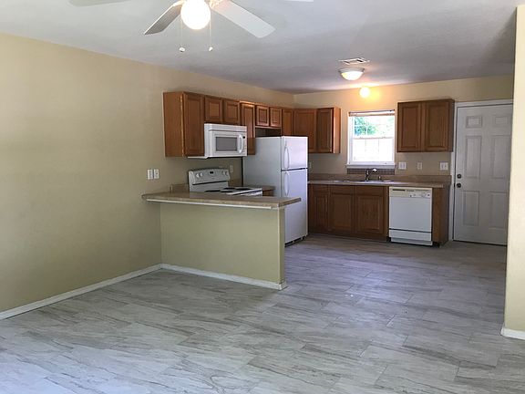 4th image of 117 E Ella St #117