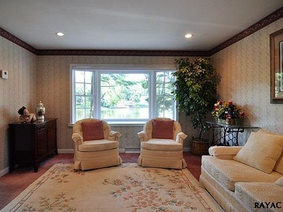 2nd image of 541 Lakeside Dr