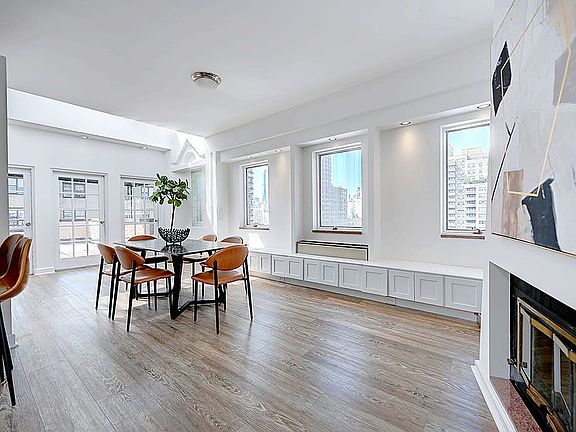 4th image of 420 E 80th St #13A