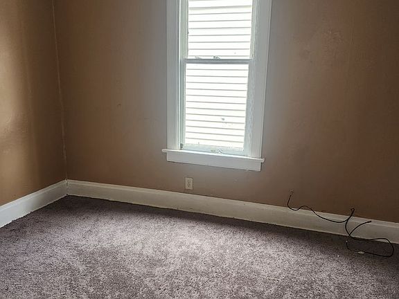 2nd image of 1202 S Greenlawn Ave