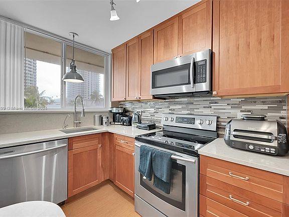3rd image of 524 Orton Ave APT 303