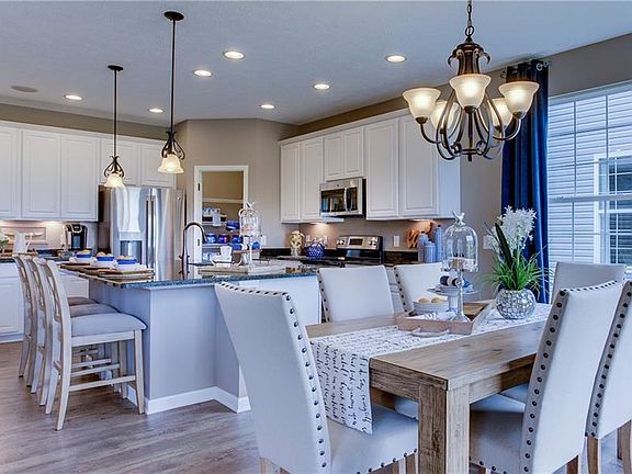 5th image of 3392 Robin Ln
