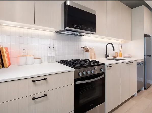 153-10 88th Avenue image 3 of 24