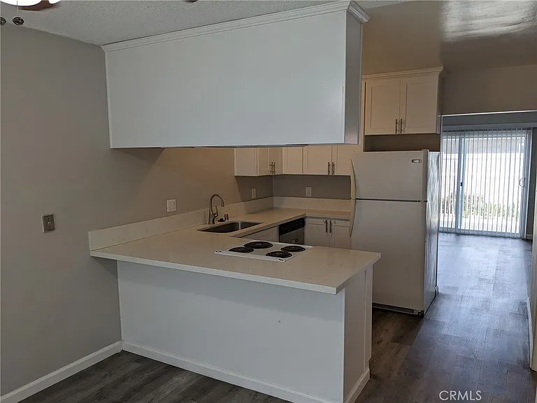 2758 Orange Ave #10 — Photo 7