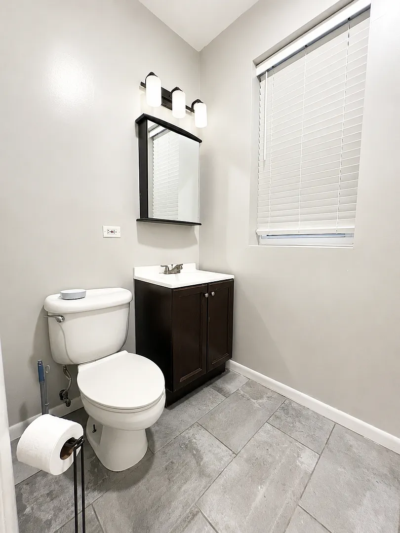 1235 S Kolin Ave — Photo 2