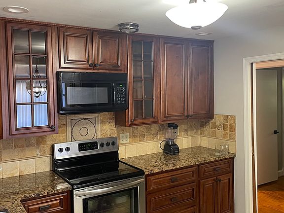 2nd image of 3337 Kaywood Dr