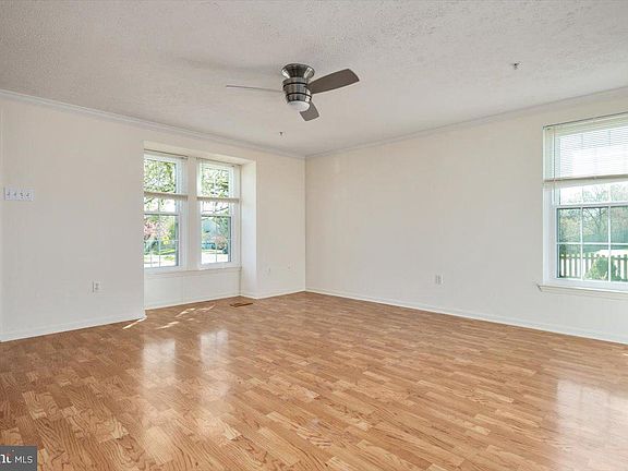 5th image of 825 Sunflower Dr
