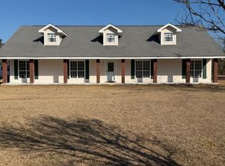 38 Wyatt Ln, Picayune, MS 39466
