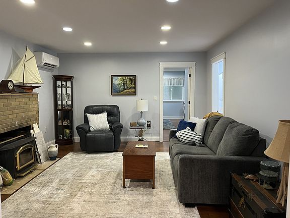 4th image of 1890 Lackey Ln